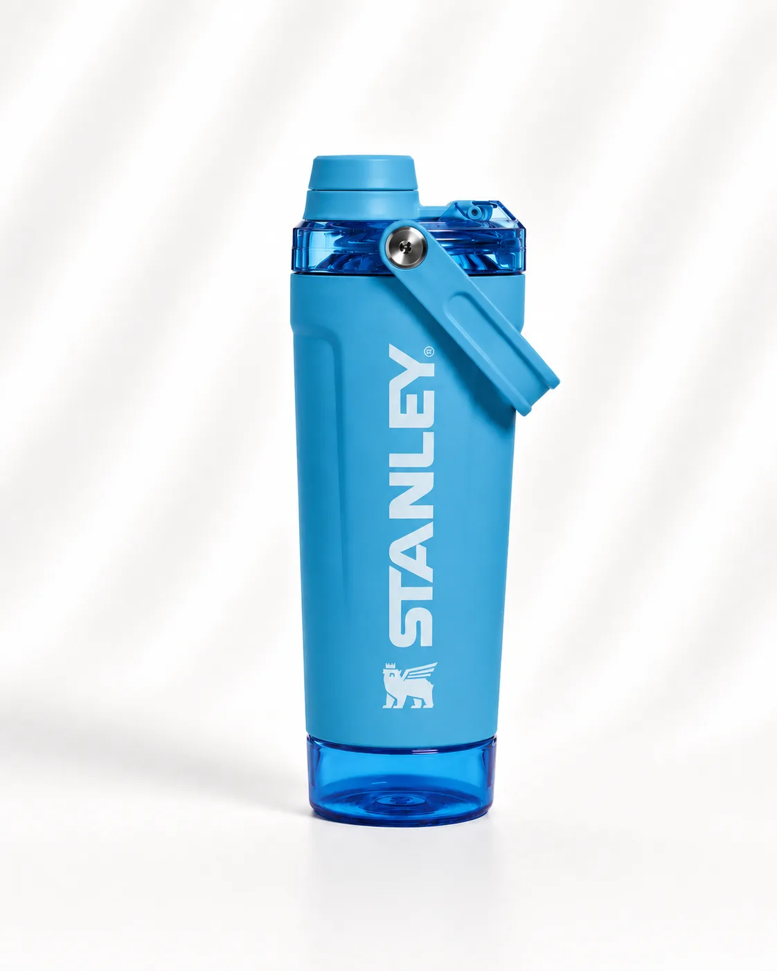 Stanley Vitalize Shaker Bottle 20 oz in Bright blue